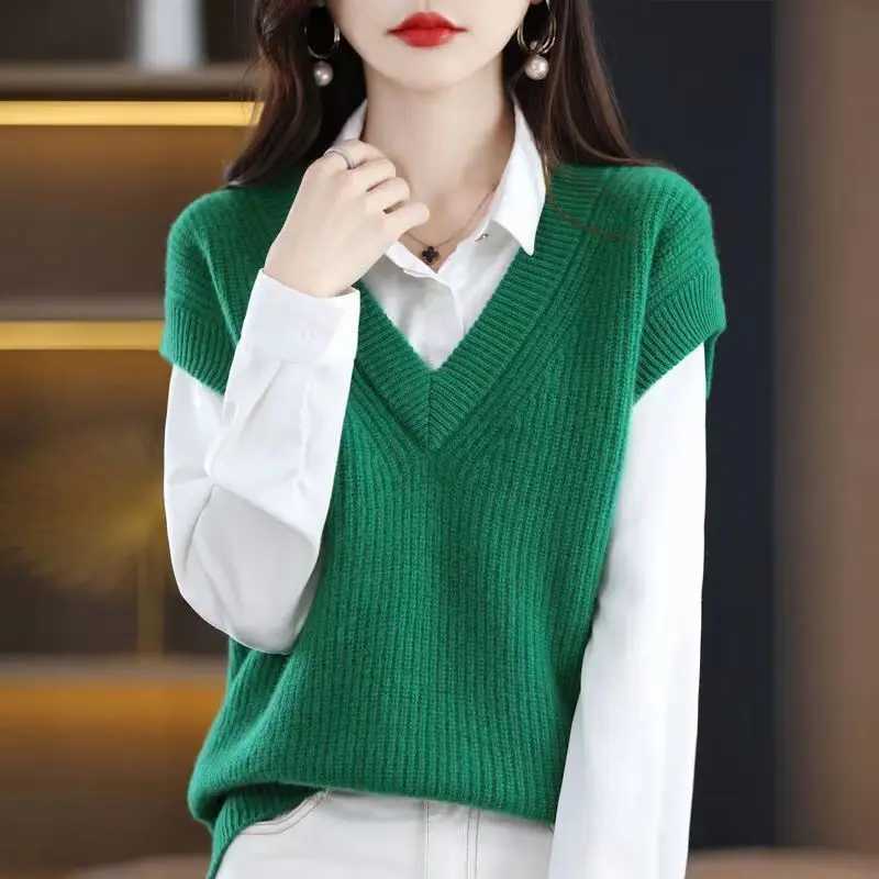 Autumn and Winter Knitted Vest Women V-neck Solid Bat Shirt Loose Versatile Sleeveless Knitted Sweater Pullover Fe Top XJ250819