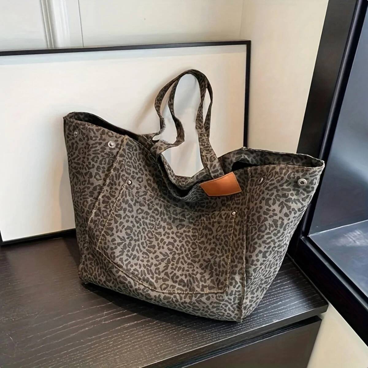 Fashionable And Personalized Large-Capacity Tote Multifunctional Leopard Random Print Shoulder Bag,