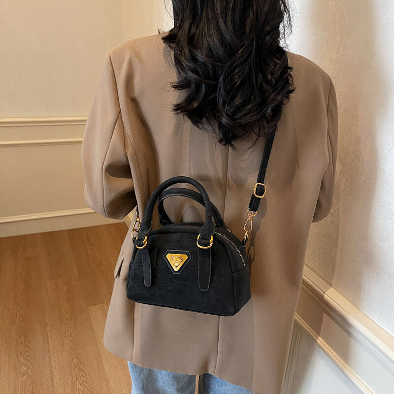 Designer bag Luxury bag Handheld Bowling For Women 2025 New Trendy Commuter Shoulder Crossbody Bag