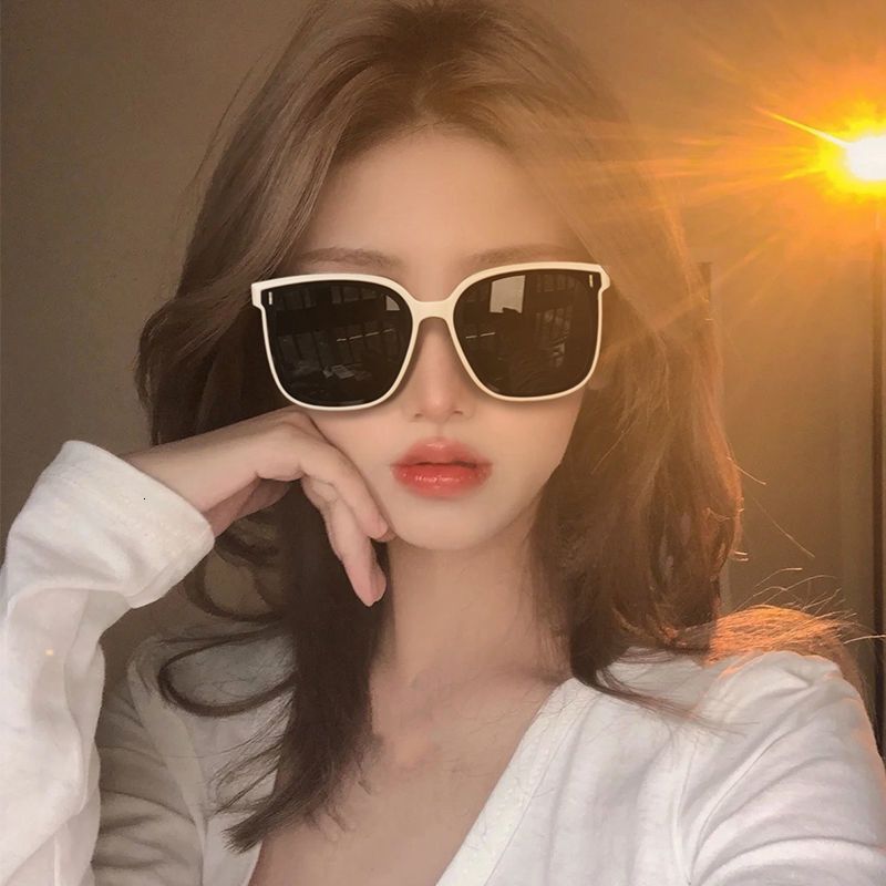Large Frame High Quality Sunglasses Metal Meter Nails Fashionable Retro Sunglasses For Women Men