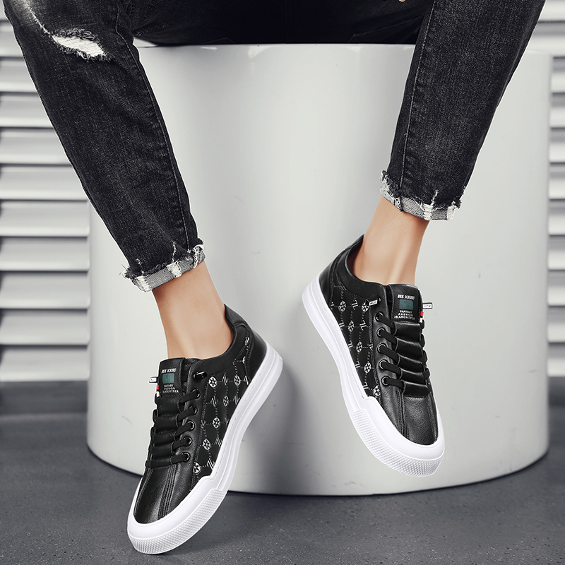 Men's summer fashion sneakers 2025 new genuine leather white shoes for lazy people, men's breathable versatile soft sole leisure trend