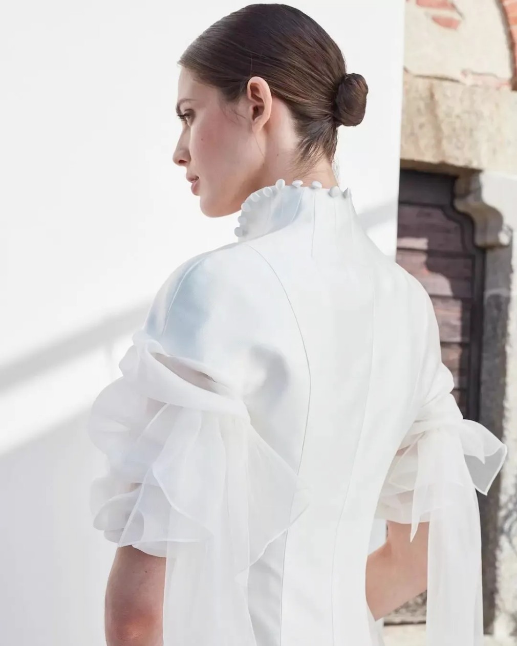 White A-line Wedding Dresses Satin Buttons Beaded Lace Appliques Floor Length Short Sleeves Bridal Train Custom Made High Neck Lace Train Sequins Wedd