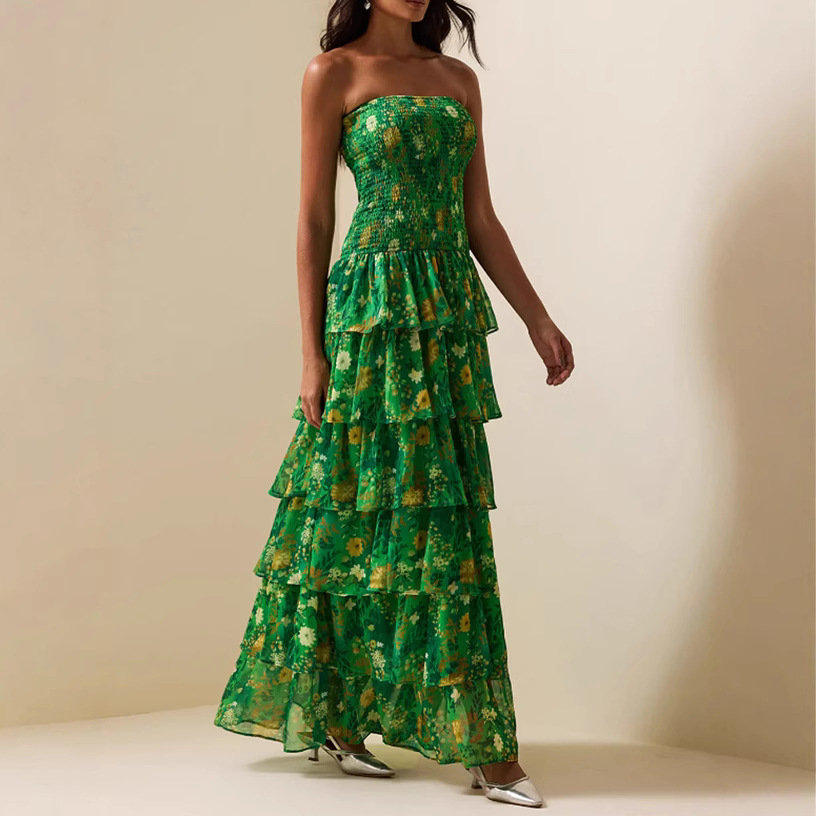 Wearing a strapless long dress and a lotus leaf skirt for spring, a new French style high-end chiffon dress