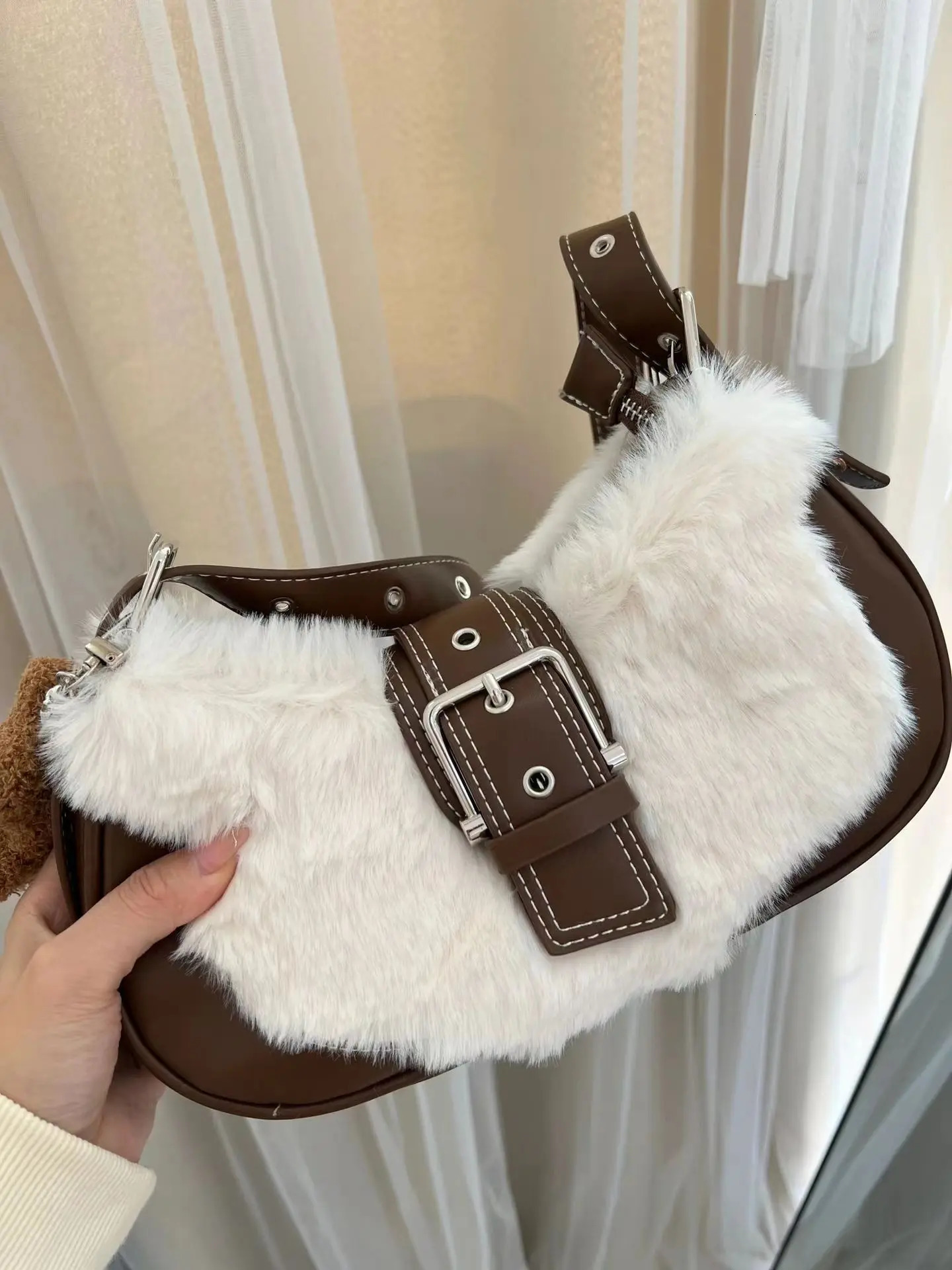 Miyagawa Autumn Winter Exquisite Versatile Plush Underarm Bag Niche Bag Retro Texture One Shoulder Crossbody Bag 250818