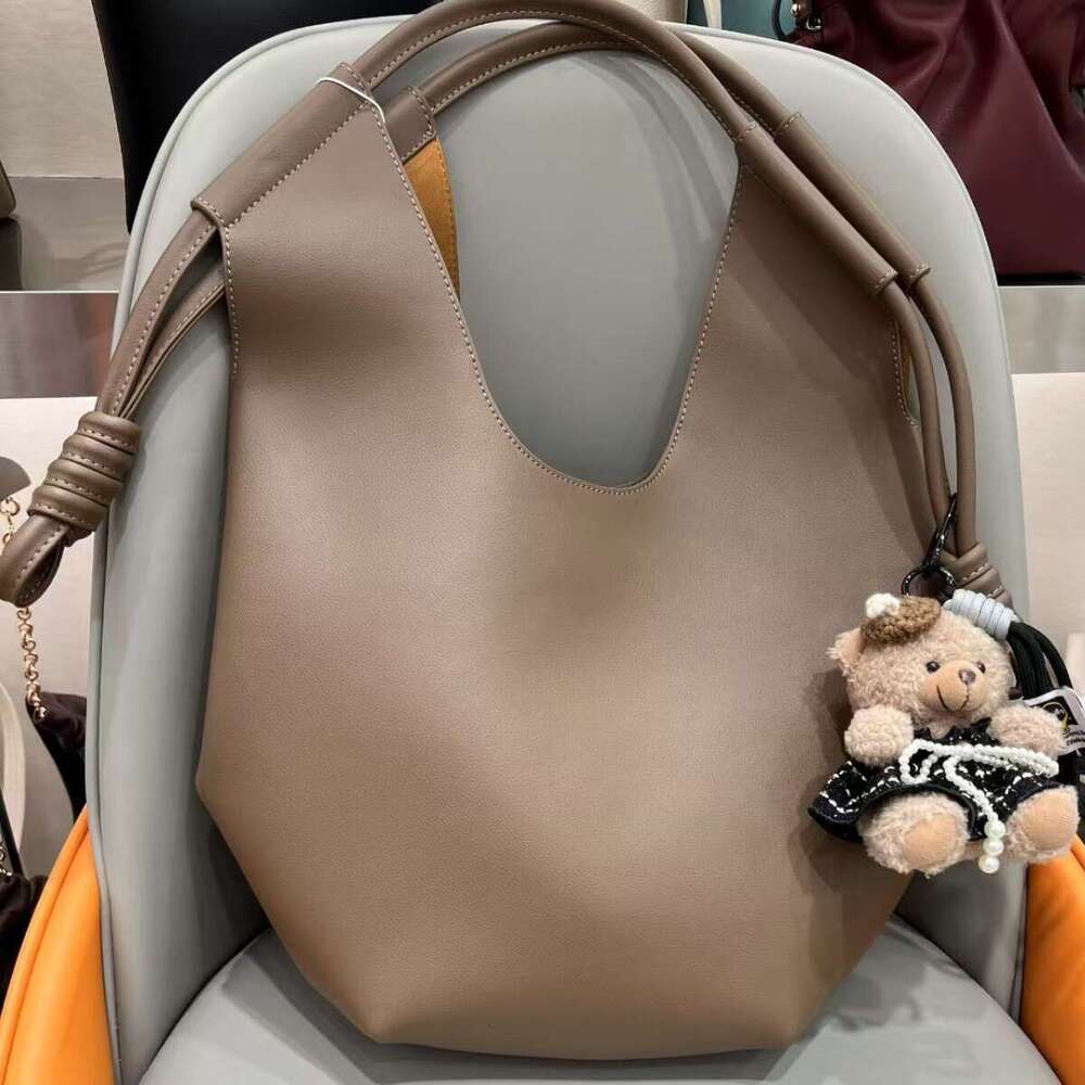 Designer Bag Tote Bag Shoulder Bag Early Autumn New Simple Versatile Large Capacity Tote Korean Version Niche Light Luxury Trend Commuting Handheld Sh