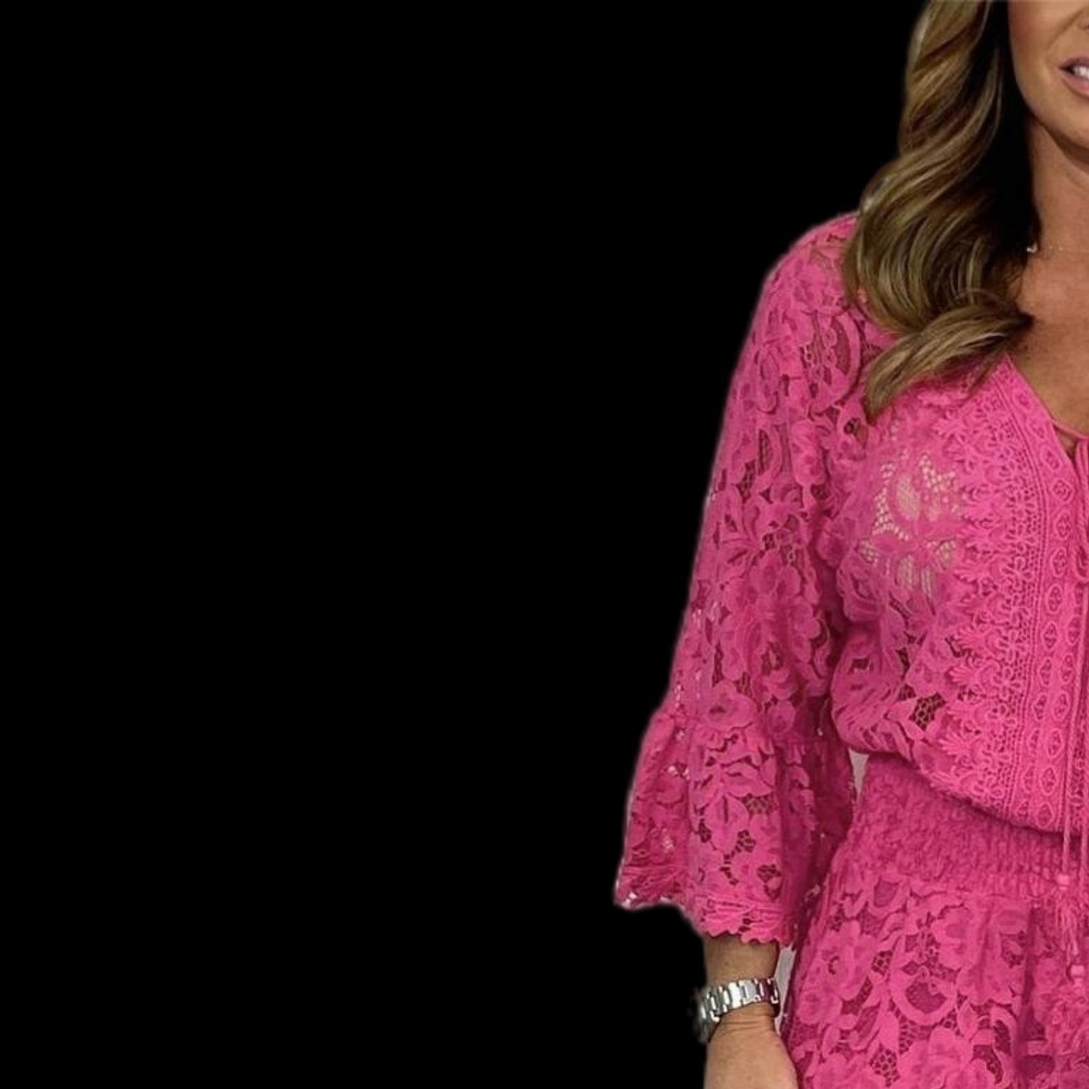 2024 Spring Summer New Versatile Slimming Fashion Two-Piece Set Hollow Lace Top Crochet Shorts Set210427