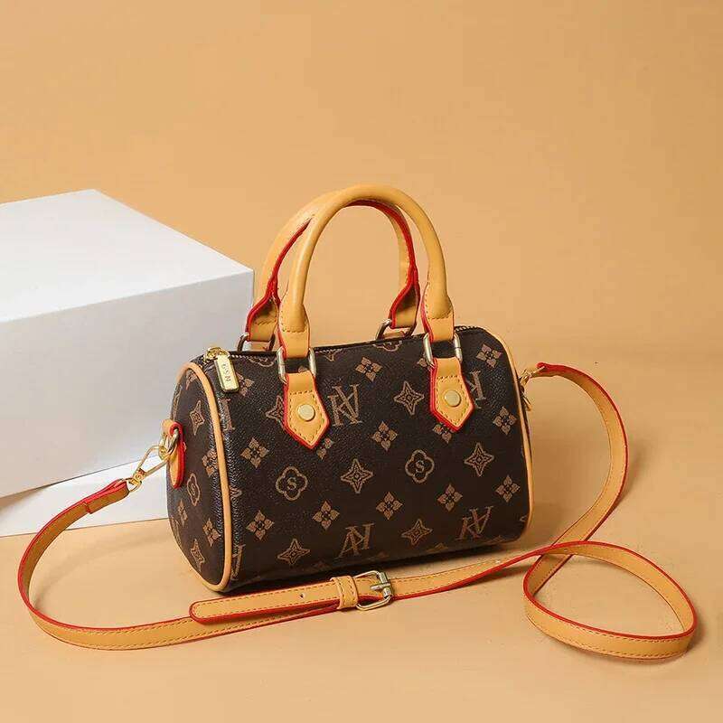 Fashionable Leather Tote With Letter - Vintage Crossbody Purse For Women, Trendy Paris Designer Shopper Bag Large