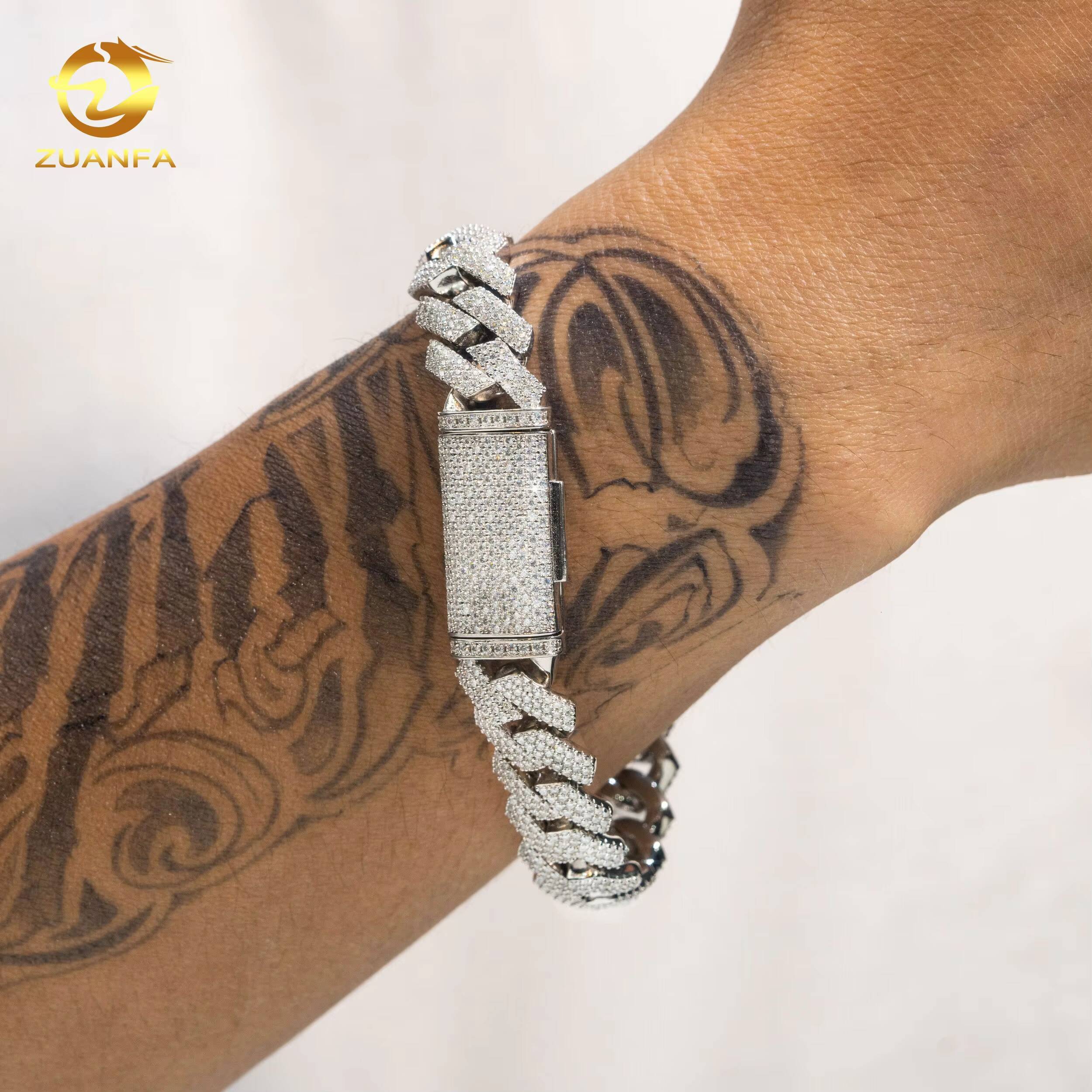 Iced Out Jewelry VVS Diamonds Custom Necklace Hip Hop 925 Silver Cuban Link Chain Moissanite