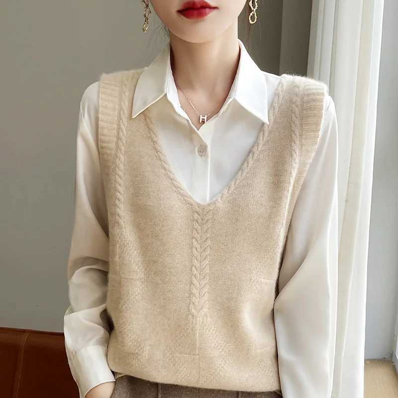 1 New Fashionable Knitted V-Neck -Patterned Vest Sweater For Ladies A Sophisticated And Ele Top For Women-RY413XJ250819