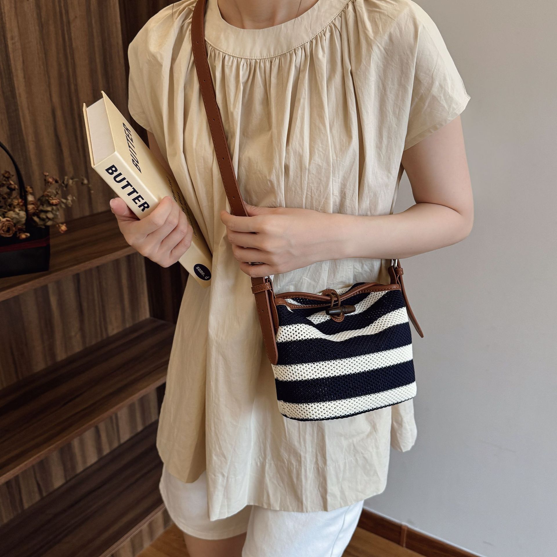Free Shipping Designer Lazy Style Fashion Striped Women's Woven Bag Luxury New Single Shoulder Armpit Bag Leisure Vacation Hollow Beach Bag