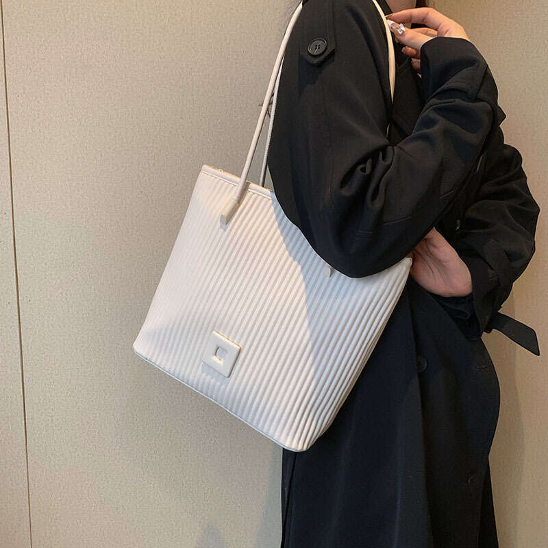 Designer Bags Minimalist Bucket Tote Large Capacity 2025 New Fashion Texture Shoulder Versatile Women's Bag