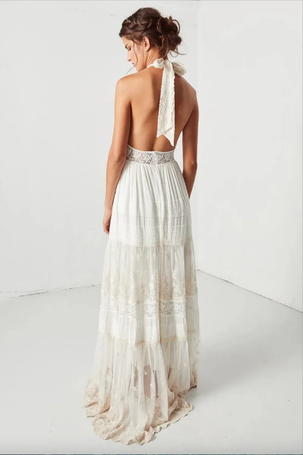 Bohemian Wedding Dresses Halter Deep V Neck Luxury Embroidery Sweep Train Backless Bridal Gowns Custom Made Beach Boho Wedding Dress