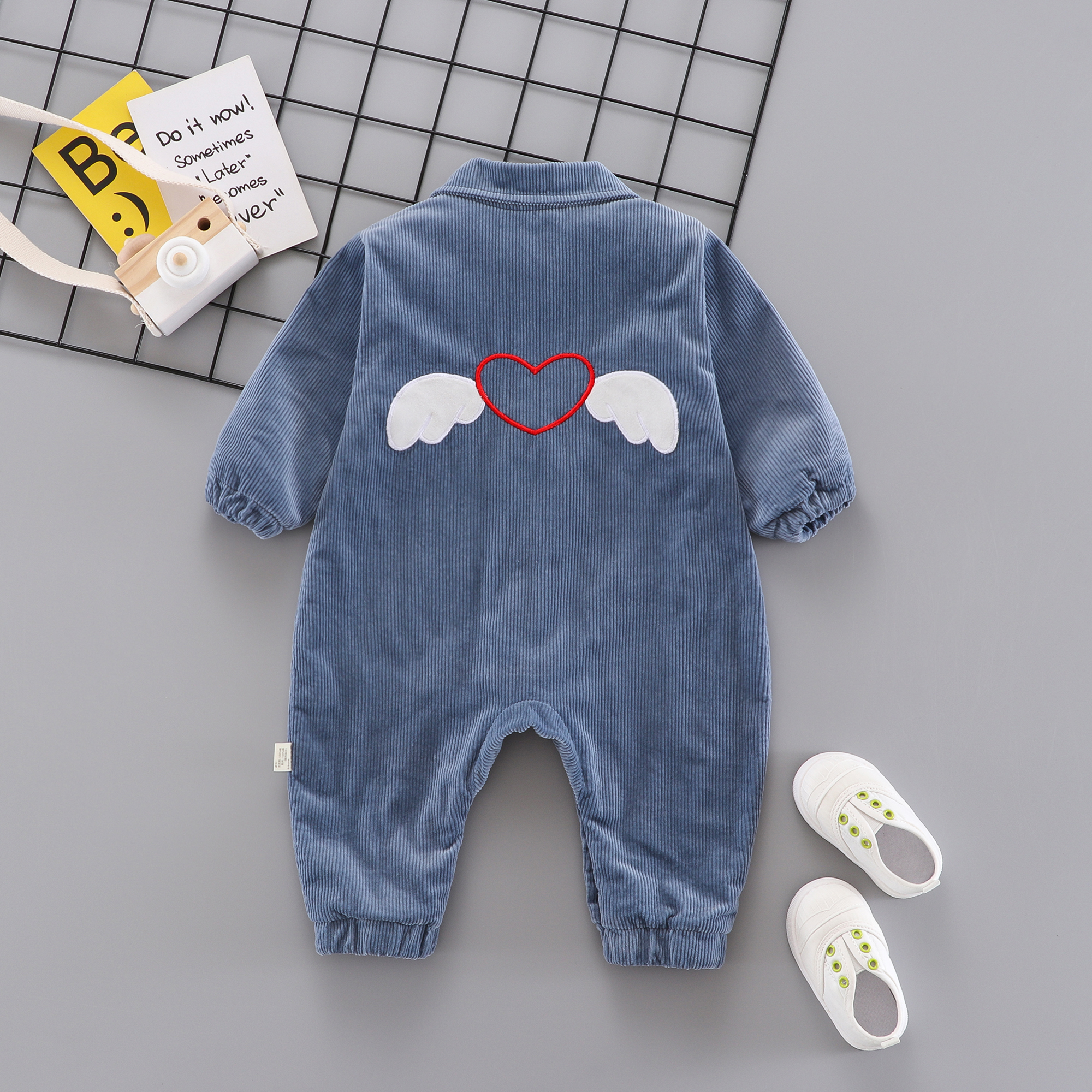 Double layered spring and autumn cartoon jumpsuit baby clothes for male and female babies, wearing khaki clothes, corduroy long sleeved crawling cloth