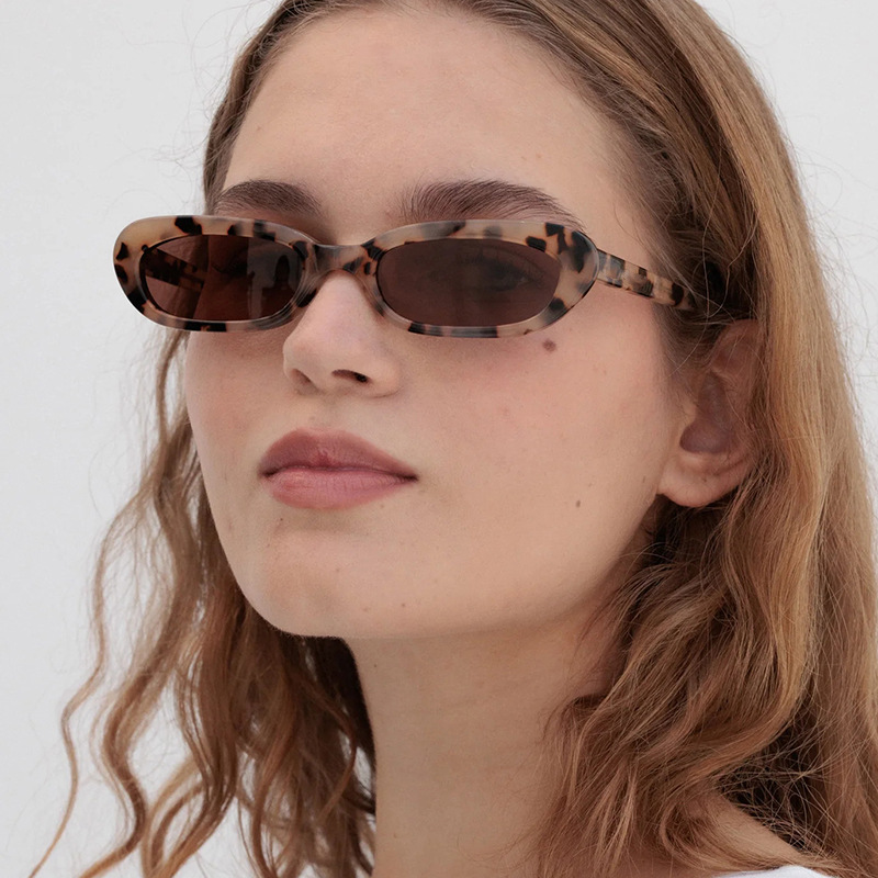 Refined Narrow Frame Cat Eye Sunglasses 2025 New European Minimalist Metal Sunglasses for Women