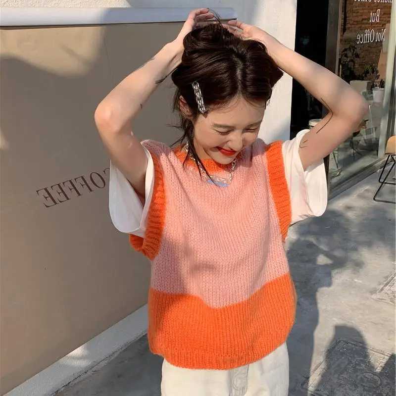 Graphic Cute Striped Knit Tops for Women Vest Kaii Womens Sweater Round Neck Modern Cashmere Sale 2024 New Collection Warm XJ250819