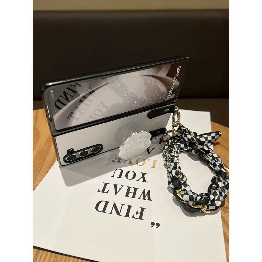Phone case For Galaxy Z Fold 7 6 5 4 3 5G Lia Flower Stand Holder Bracelet Hand Chain Of Silk Scarf White Leather Case Cover