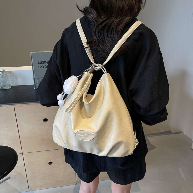 Large Capacity Commuter Bags for Women 2025 New Autumn Fashion Designer Single Shoulder Korean Niche Versatile Tote Bag