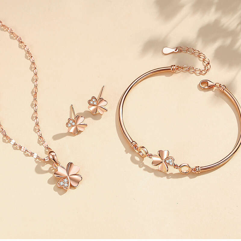 S999 2024 Lucky Four-Leaf Clover Necklace Pure Elegant Pendant Women's Collarbone Chain Sier Jewelry