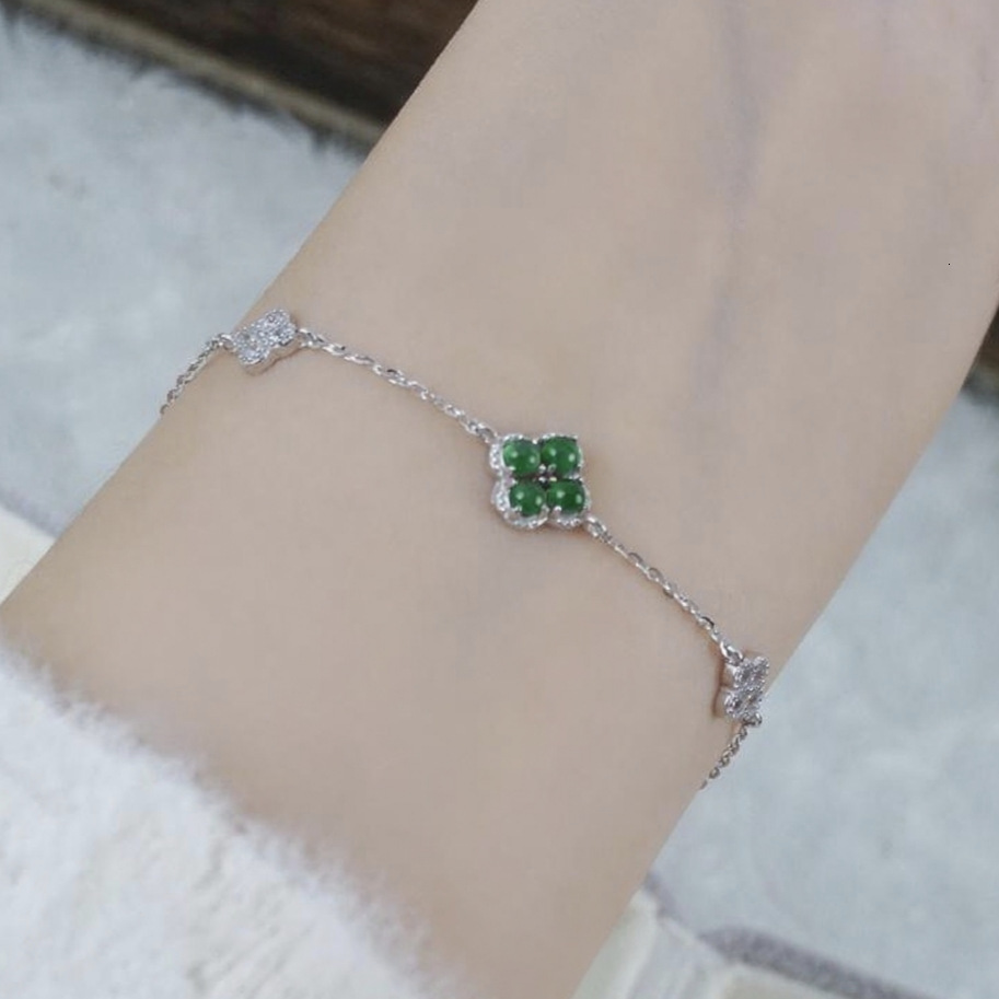 Zircon Flower Petal Pendant Fashion Simple Versatile Elegant Bracelet Light High-End Feel Women's Jewelry