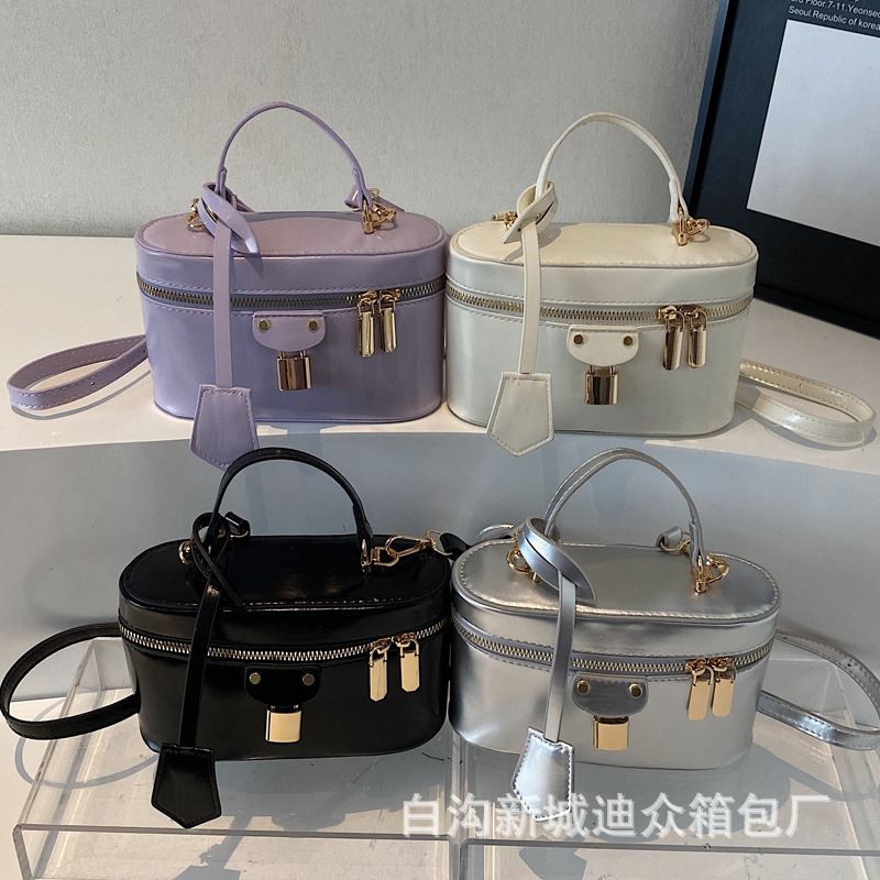 Free shipping designer 2025 Summer New Women Makeup Bag Handbag Box Bag High-End Fashion Niche Design Crossbody Bag