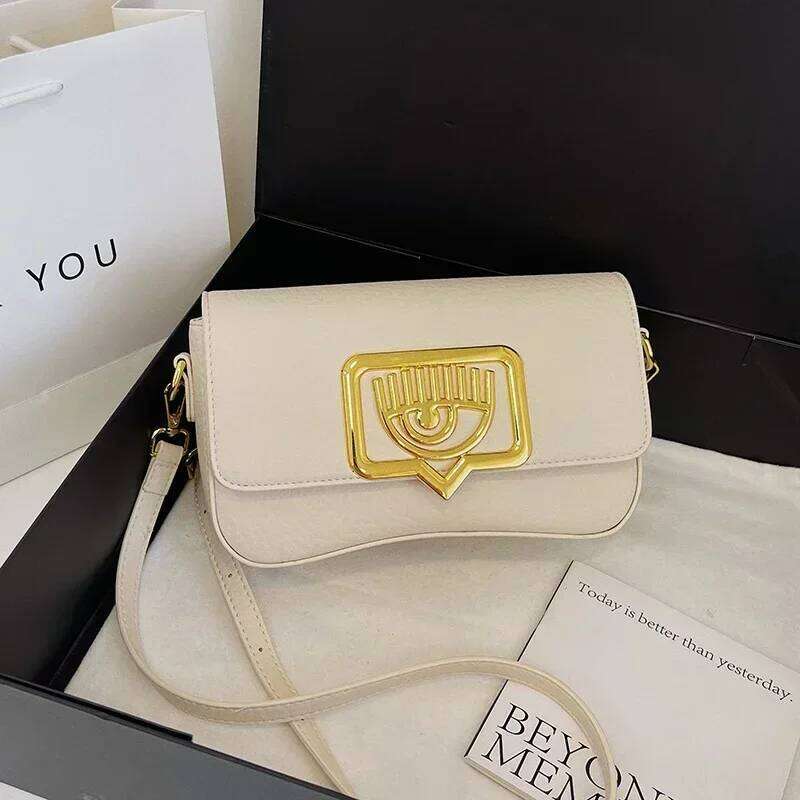 Elegant Classic Leather Messenger Purse Bag For Women With Commuter Style And Large Capacity Vintage