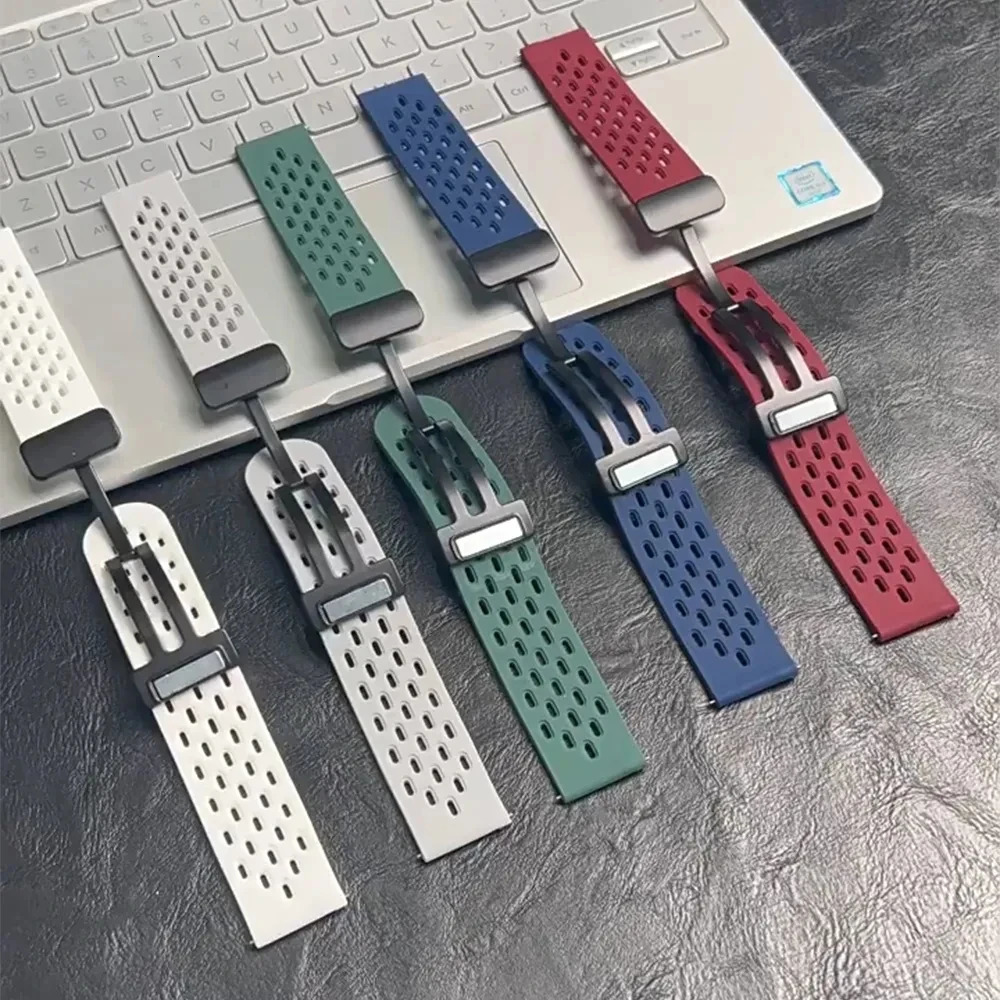 22mm 20mm Magnetic Strap for Galaxy Watch 4 5 6 7 4/6 Classic Active 2 Silicone Band for Amazfit Bip 3 GT4 2e 250818