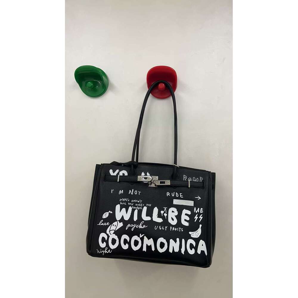 Designer Bag Tote Bag Shoulder Bag New Fashion Show Long Handle Letter Graffiti High End Single Shoulder Underarm Large Capacity Women S Bag