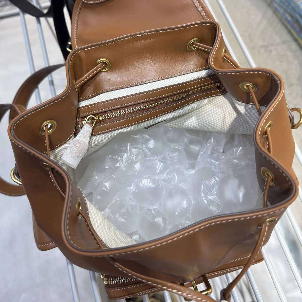 Hot Selling XHTY Genuine Leather Retro Backpack Female Bag Full-Grain Cowhide New Minority Advanced Feeling Fashion Commute Versatile Designer Bags