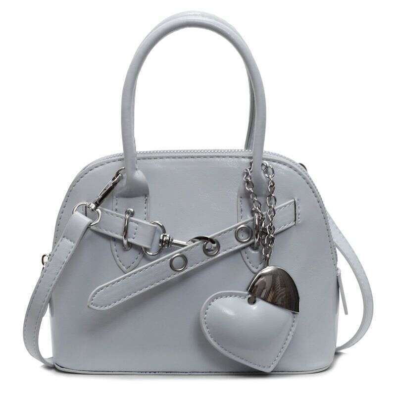 Chic Fashionistas Choice: Sleek Ladies' Shoulder Bag Featuring Stylish Chains & Premium Craftsmanship