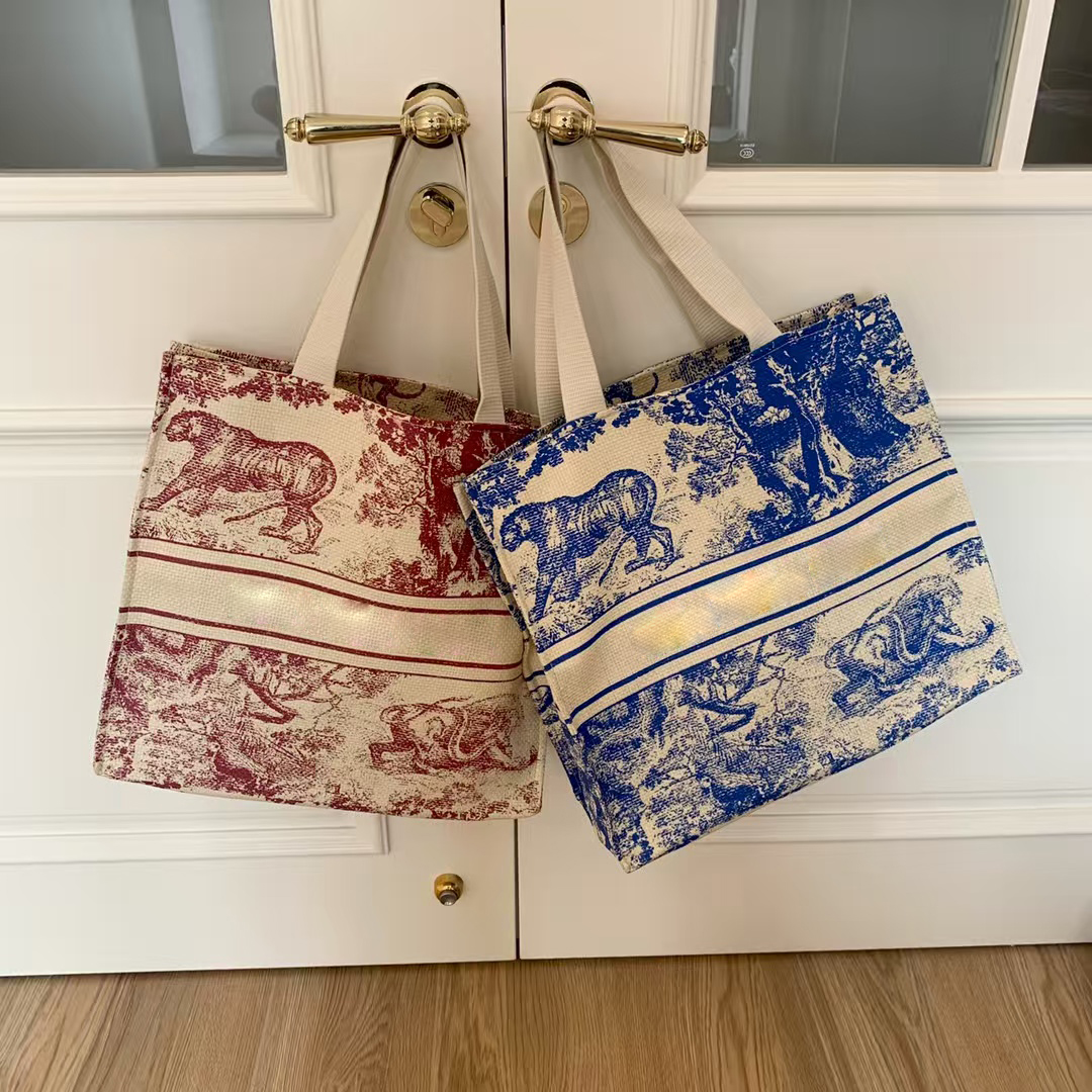 High Class Designer Lion & Tiger Woven Storage Bag Pouch Custom Shoulder Travelling Shopping printed Letters Beach Tote Bag Casual Handbag VIP bag