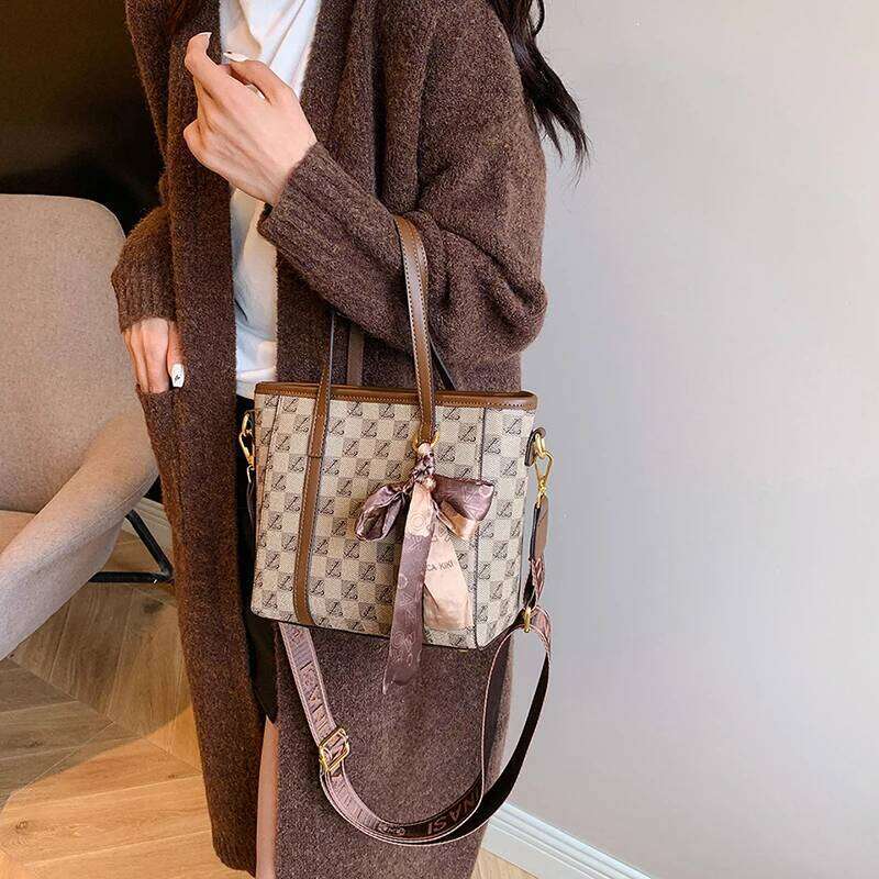 Water Resistant Women S Messenger Bag Leather Crossbody Shoulder Handbag Durable Travel Companion