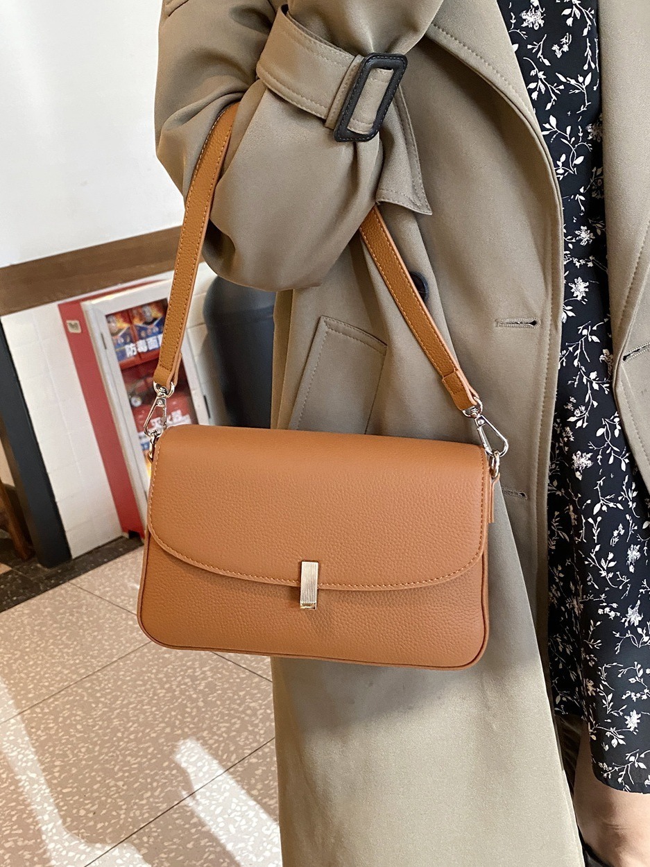 Free shipping designer Genuine Leather Women Bag New Versatile Small Square Bag Top Layer Cowhide High-End Feel Underarm Bag Shoulder Bag 3302