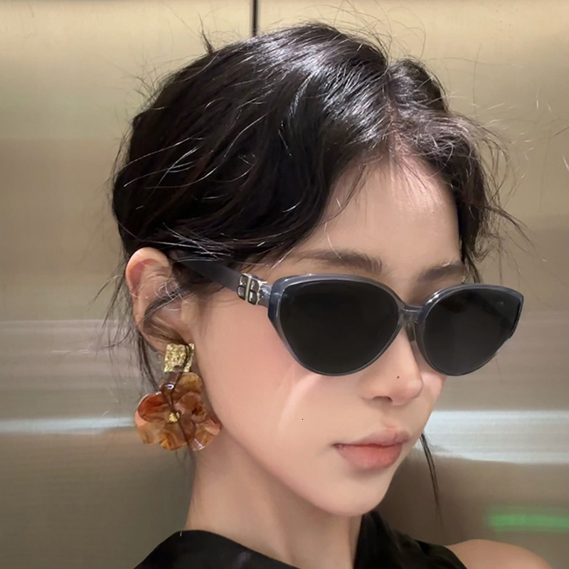 New High-end Sunscreen Sunglasses Internet Celebrity Style Fashionable And Elegant High-end Cat-eye Sunglasses for Women