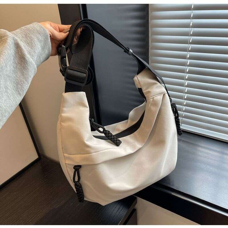 Fashion Commuter Large Capacity Single Shoulder Crossbody For Women New Casual Versatile Tote Korean Style Underarm Bag