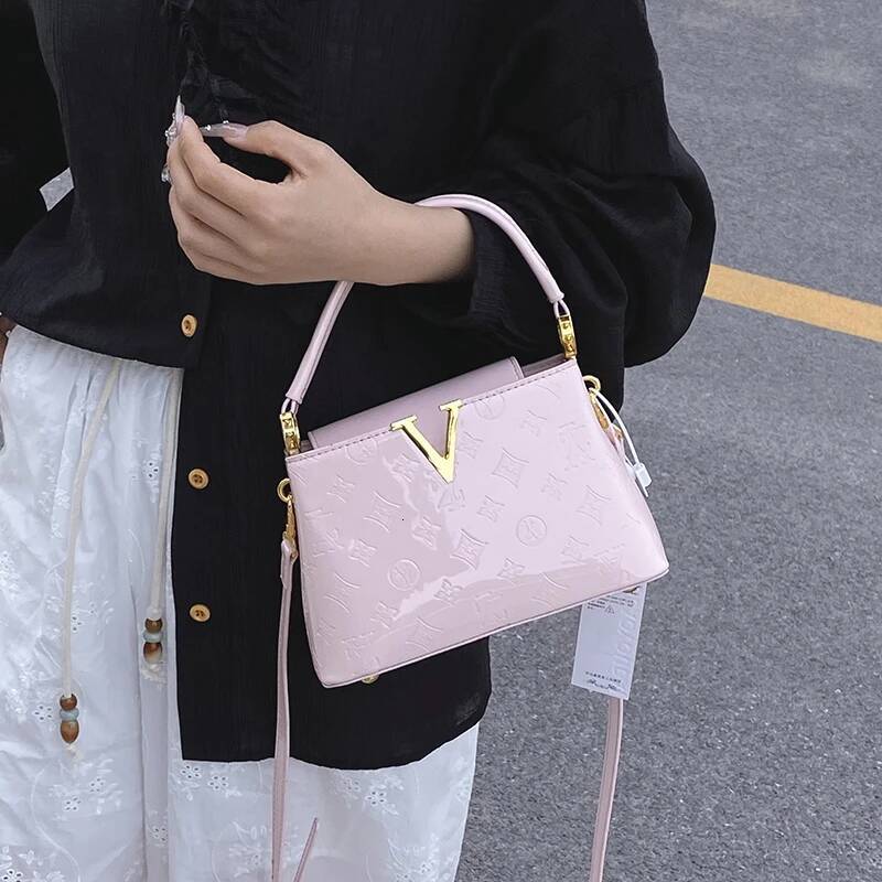 Brand Famous Designer Women's Leather Hand Bag Classic Elegant Shoulder Style Popular For Ladies With Spacious Interior