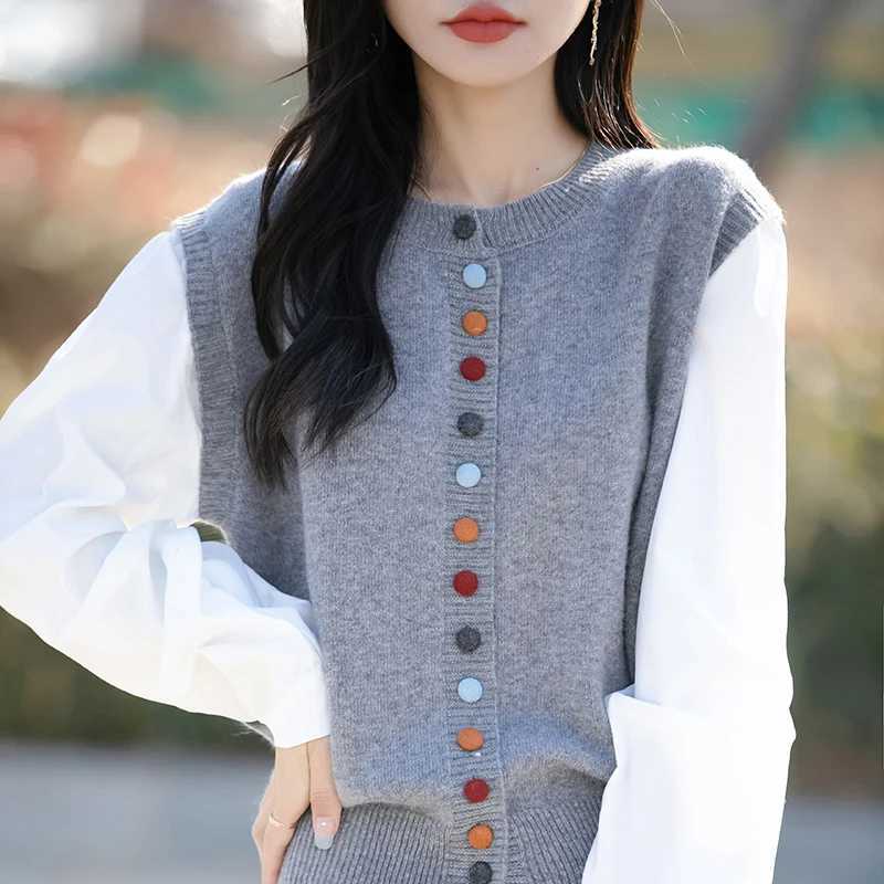 2025 New Womens Cardigan Womens Cashmere Cardigan Womens Sweater Knitted Cardigan Fe Two Piece Color Buckle Cardigan XJ250819