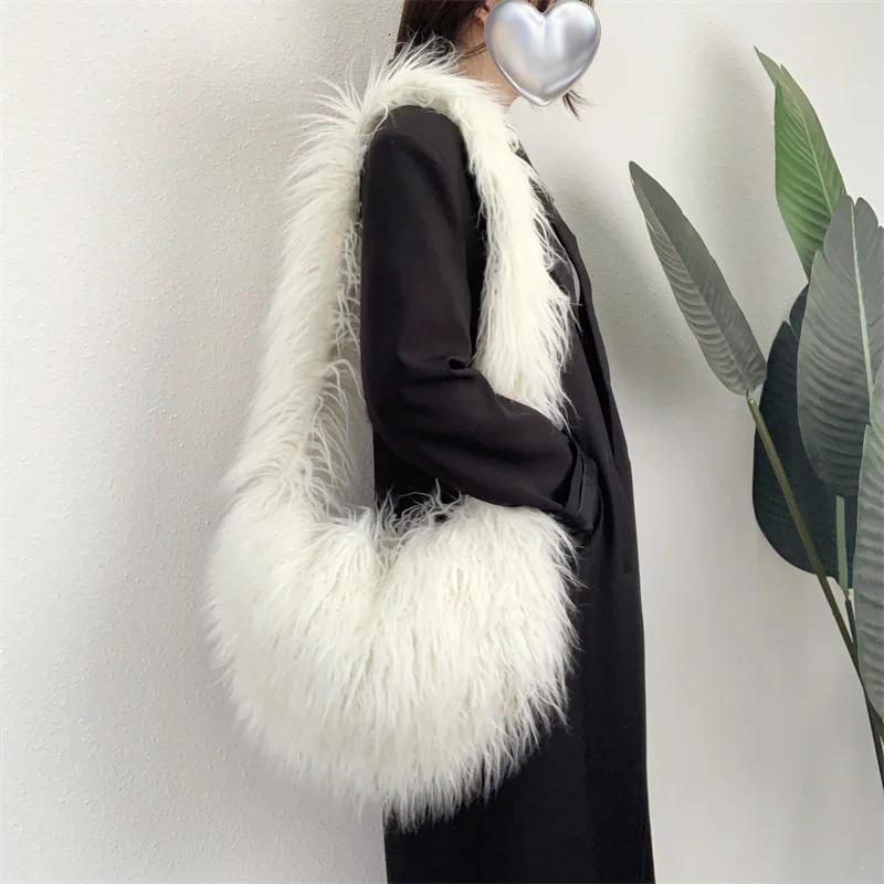 Artificial Wool Womens Furry Shoulder Bag Winter Fashion Ladies Faux Fur Crossbody Bags Large Capacity Female Plush Handbags 250818