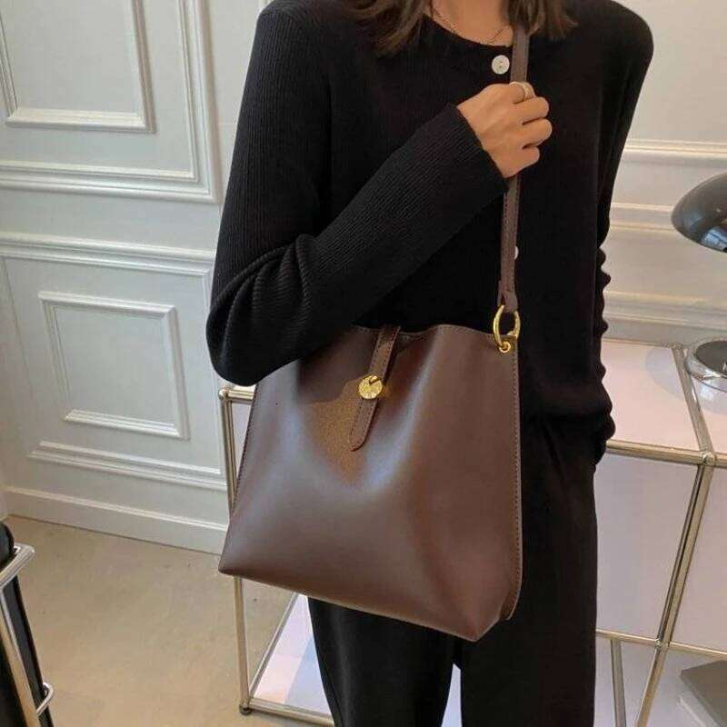 New Leather Magnetic Buckle PU Crossbody Single shoulder Bag Fashion Messenger Tote Package bag