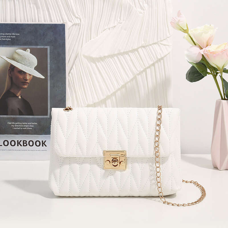 2023 New Hot Selling Versatile Shoulder Fashion Chain Small Fragrant Women's Crossbody Bag