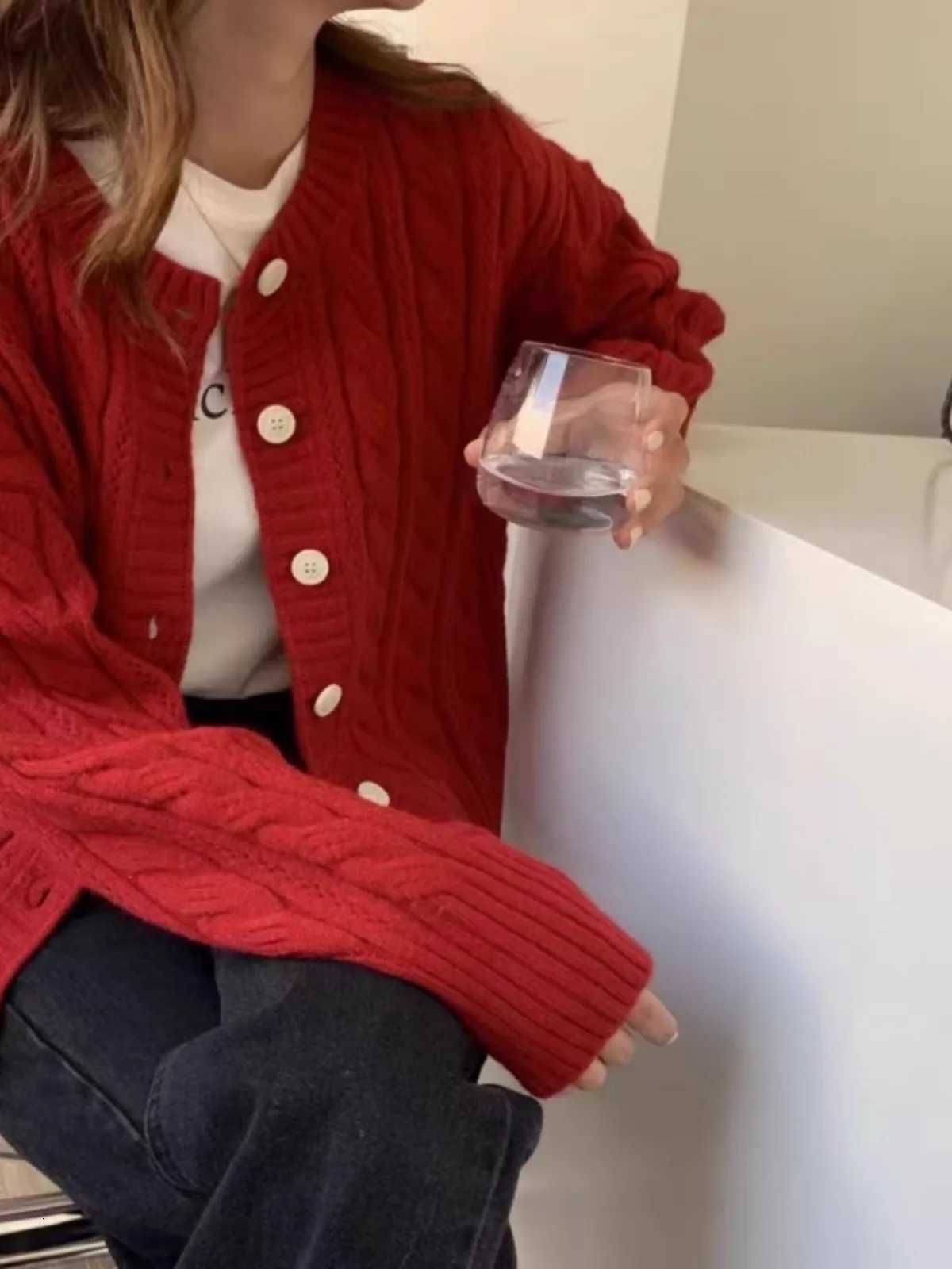 Simple style! 100% Pure Cashmere Knitted Cardigan with Round Neck Twist Womens Short Loose Sweater with Wool Coat Base XJ250819