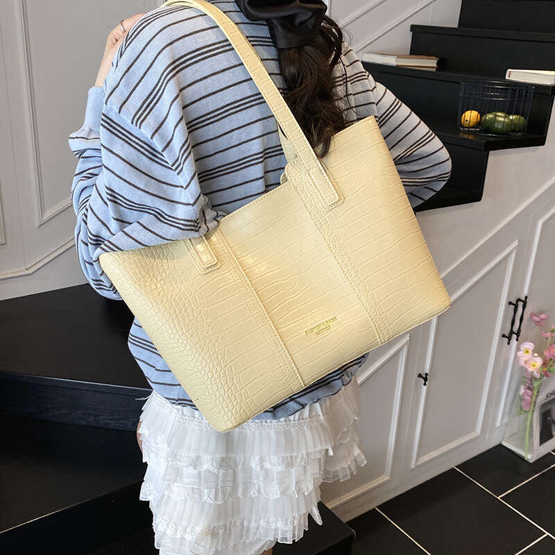 High-end Soft Leather Large Capacity Tote for Women 2025 Summer Trendy Designer Bags Versatile Crocodile Pattern Commuting Shoulder Bag