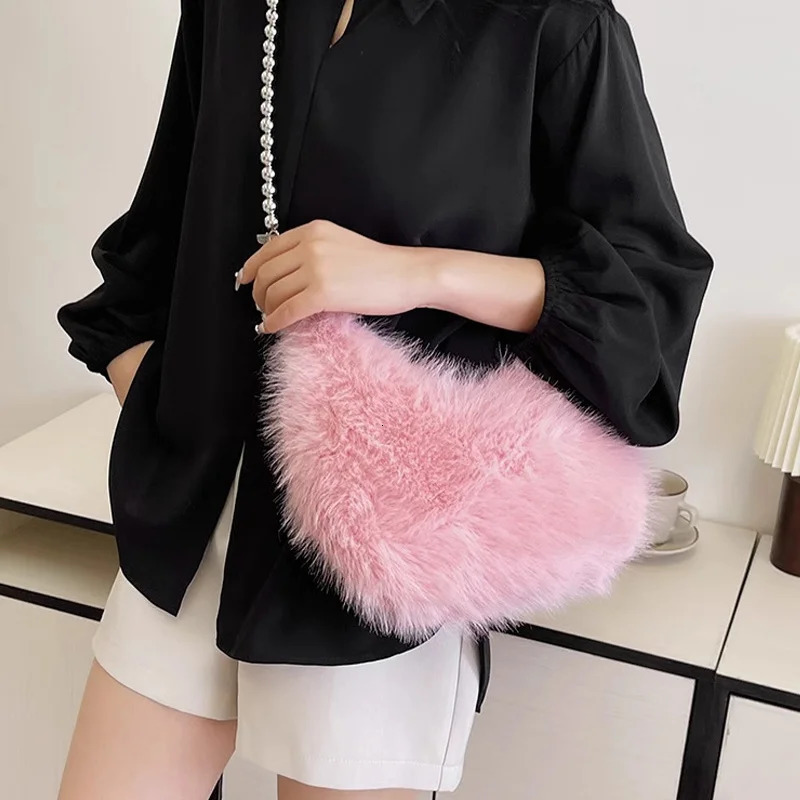 Plush Women Armpit Purse with Chain Fluffy Versatile Shoulder Bag Faux Fur Fashion Underarm Bag Ladies Winter Furry Tote Handbag 250818
