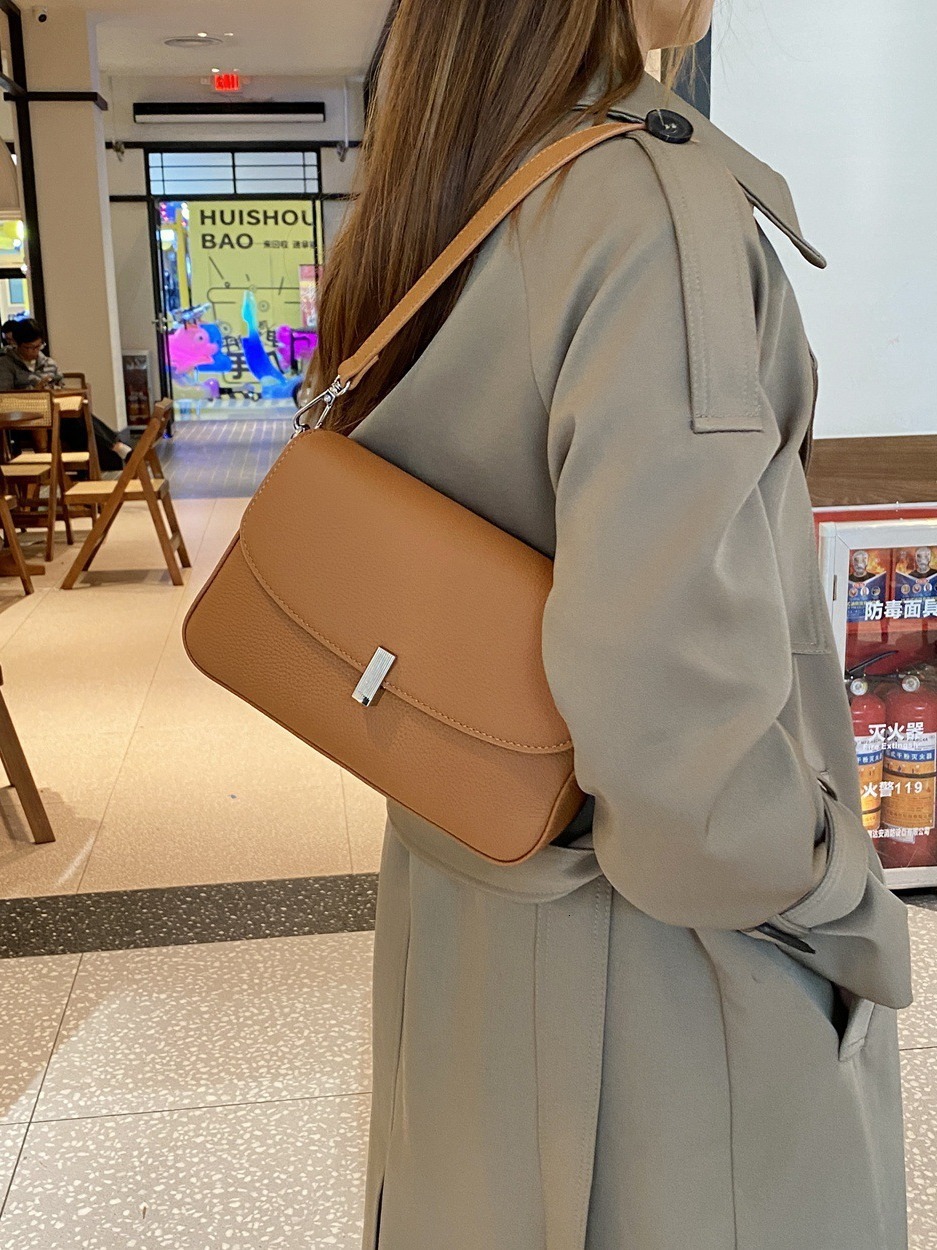 Free shipping designer Genuine Leather Women Bag New Versatile Small Square Bag Top Layer Cowhide High-End Feel Underarm Bag Shoulder Bag 3302