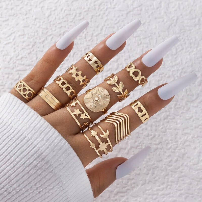 Versatile Geometric Pattern Hollow Band with Leaf Motif for Unique Style Statement