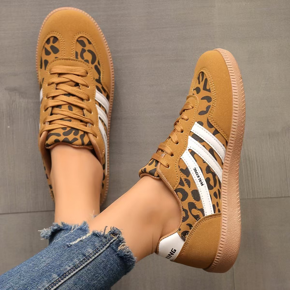 Free Shipping Shoes Leopard Designer Sneakers Men Women Black White Gum Sky Blue Beige Dark Green Scarlet Pink Purple Mens Trainers Womens Casual Outd