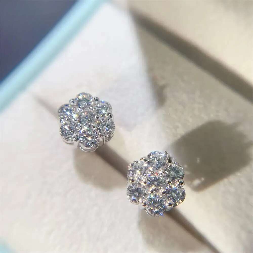 Pass Dia Tester Screw Back Fashion Sterling Sier Flower Moissanite Earrings