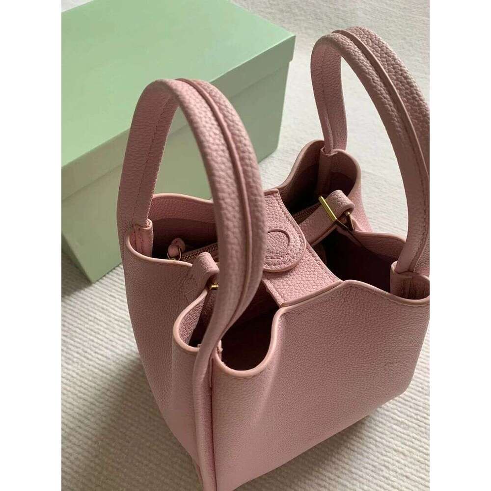 Korean version niche design versatile handbag casual bucket 2024 new patterned vegetable basket lychee crossbody bag