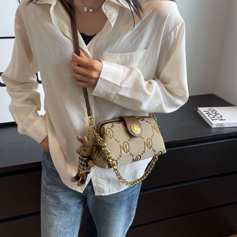 Chain Underarm for Women 2025 New Niche Design Fashion Versatile Cloth Trending Shoulder Crossbody Bag This Year