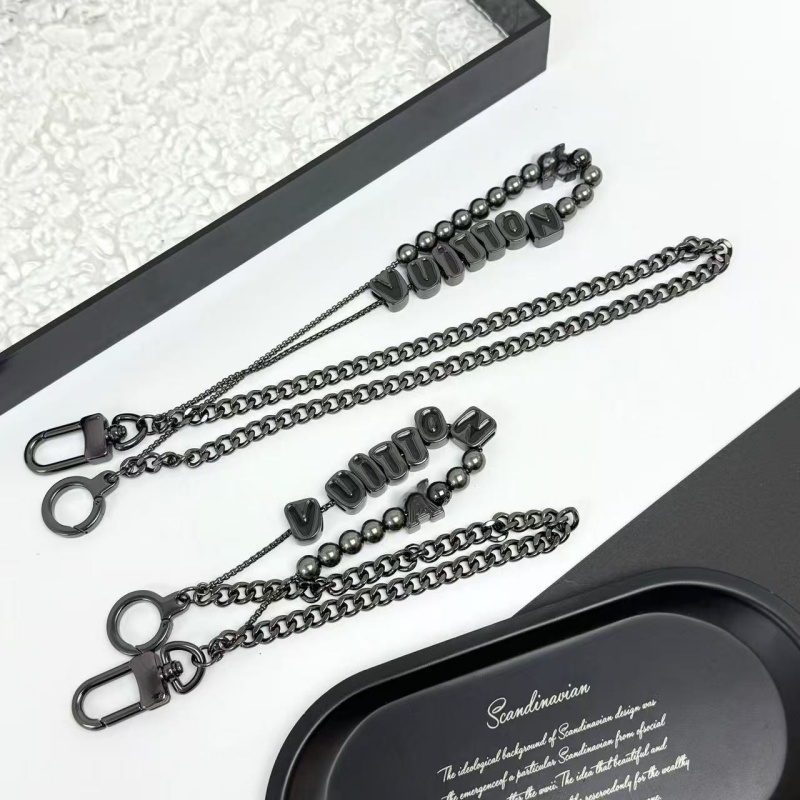 Designer keychain fashionable and classic keychain letter long chain keychain bag charm pendant high quality good gift top-001