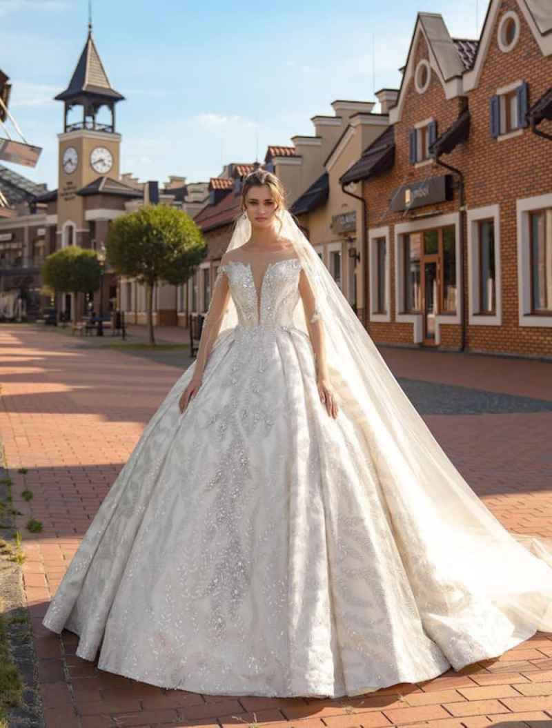Fashion Crystal Beading Ball Gown Wedding Dresses Elegant Long Sleeve Bridal Gowns Customized Glitter Lace Robe De Mariee